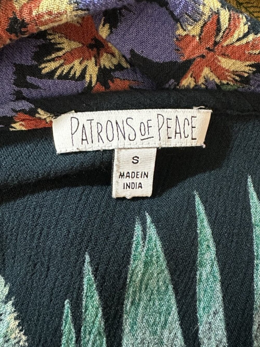 Patrons of Peace Tropical Jungle Palm Tie-Front Crop Top - Size Small - Picture 9 of 11